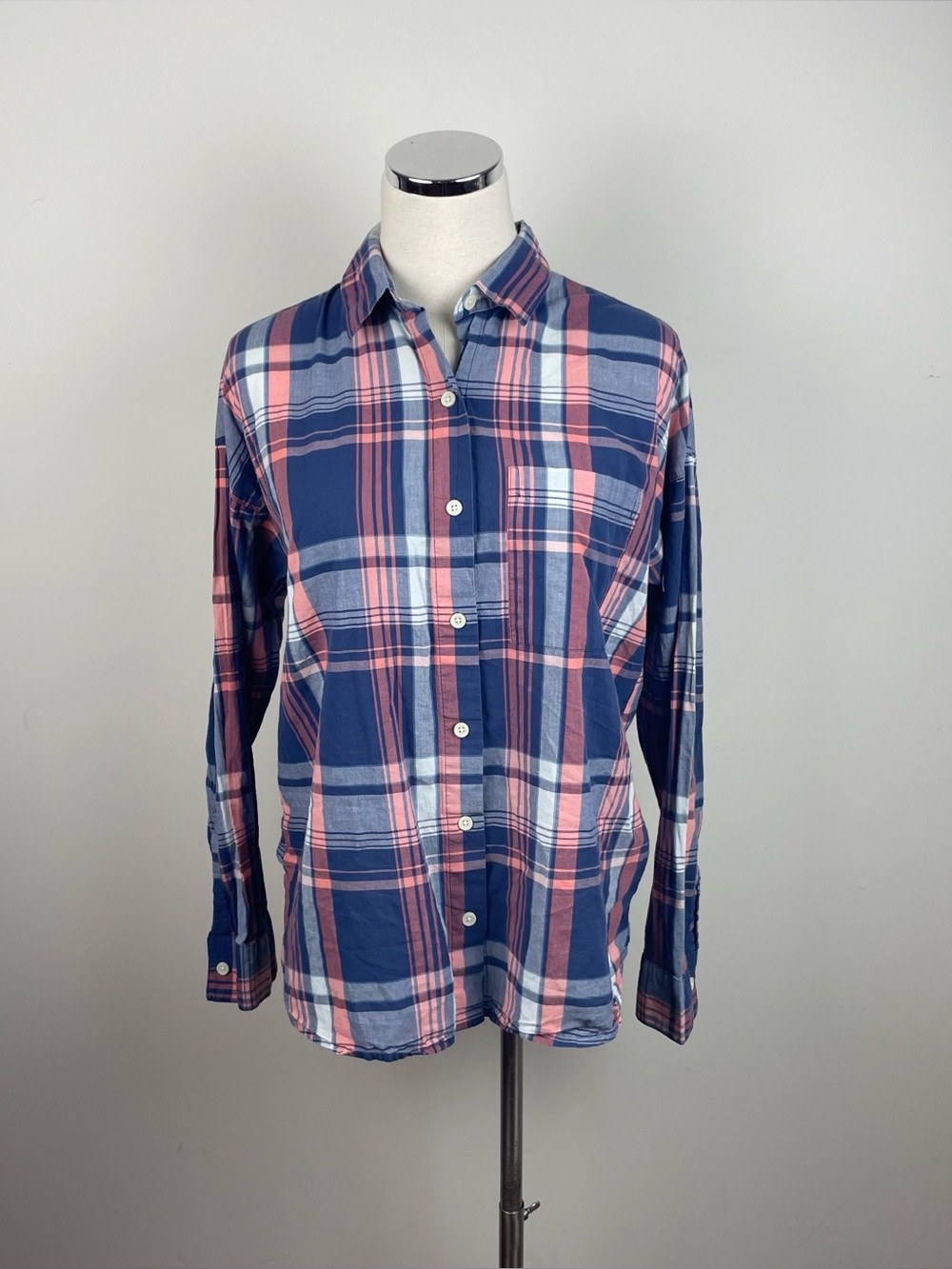 Old Navy Boyfriend Blue Pink White Plaid Collared Long Sleeve Button Down Top